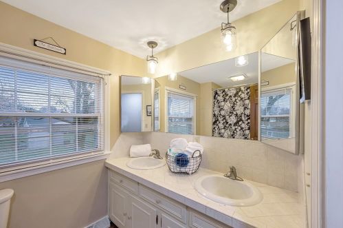 1055 Champagne Dr, Marion OH  43302-6626 exterior