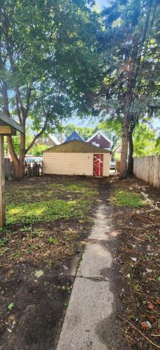 1110 18 St, Milwaukee WI 53233-1131 exterior