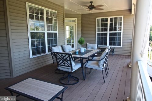16143 Woodley Hills Rd, Haymarket VA  20169-4941 exterior