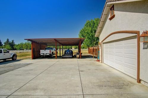 5890 Yuste Ln, Hollister CA  95023-9538 exterior