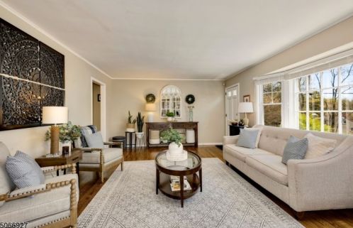 12 Overlook Trl, Greystone Park, NJ 07950-1924