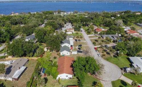 142 Twin Lakes Rd, Cocoa, FL 32926-8731