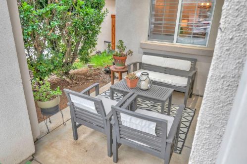 9712 Sutton Pointe Ct, Elk Grove, CA 95757-8343