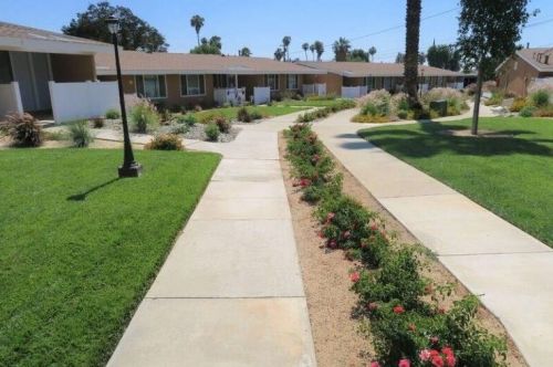 1125 Pine Ave, Redlands CA  92373-5545 exterior