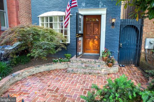 324 9th St, Washington, DC 20003-2114