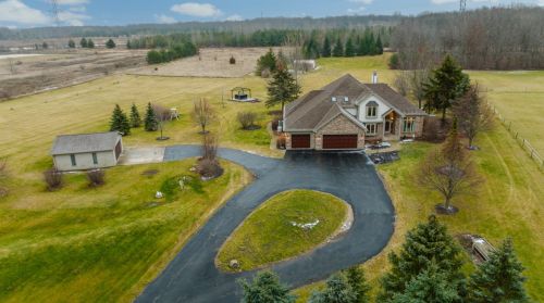 9625 7 Mile Rd, Caledonia, WI 53108-9651