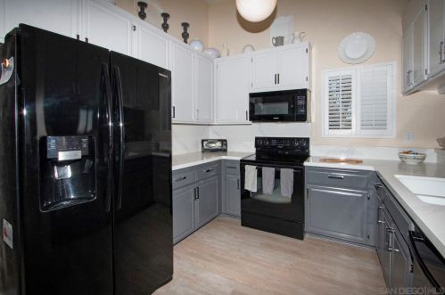 18076 Avenida Alozdra, San Diego CA 92128-1570 exterior