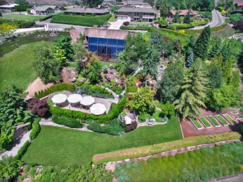 4706 Scenic Dr, Yakima, WA 98908-2221