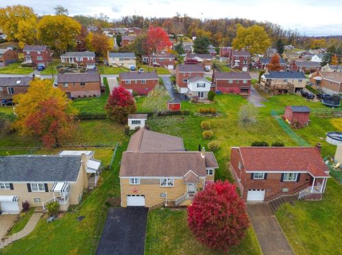 1290 Edgewood Dr, Whitaker PA  15120-1360 exterior