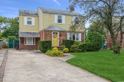 155 Emily Ave, Floral Park, NY 11003-4223