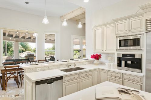 10461 Windrose Dr, Scottsdale AZ  85259-2423 exterior