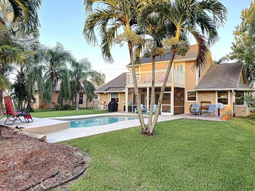 1726 Berkshire Blvd, Fort Pierce FL 34952-7112 exterior