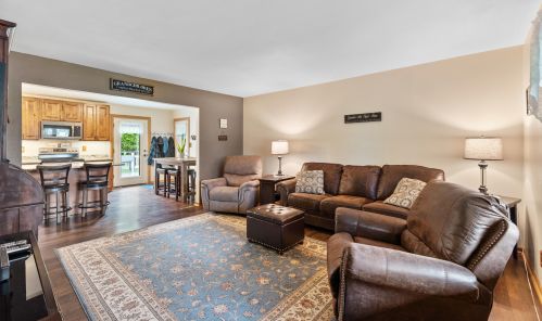 6985 Indian Lore Ct, West Bend, WI 53090-8923