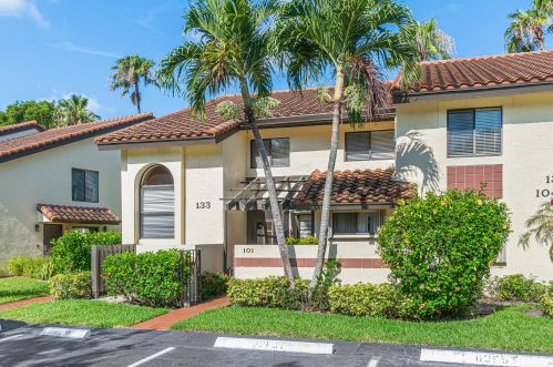 10447 Circle Lake Dr, Boynton Beach, FL 33437-3486