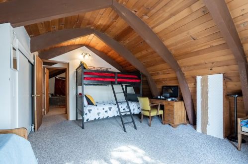 209 Gilroy Dr, Big Bear City CA  92314-9683 exterior