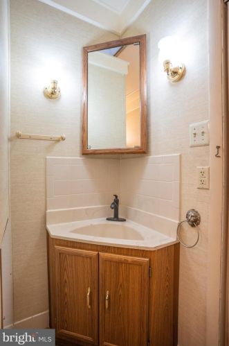 2203 Bucknell St, Philadelphia PA  19145-3212 exterior