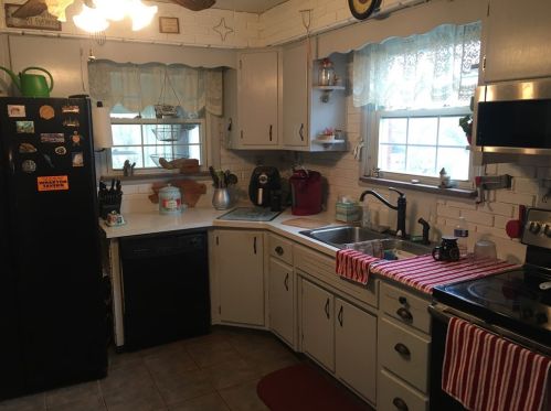 8 Williams Dr, West Newton, PA 15089-1829