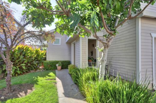 6445 Laguna Mirage Ln, Elk Grove, CA 95758-5464