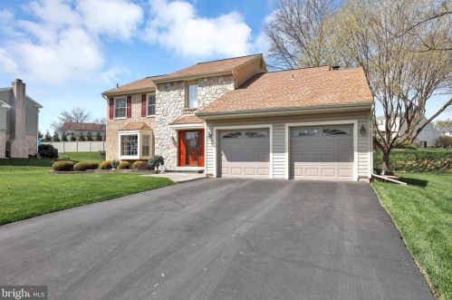 23 White Birch Ln, Southampton, PA 18966-2726