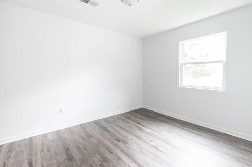 141 Mclene Ave, London OH  43140-1165 exterior