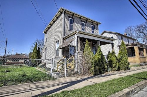 305 Ligonier St, Latrobe, PA 15650-1421