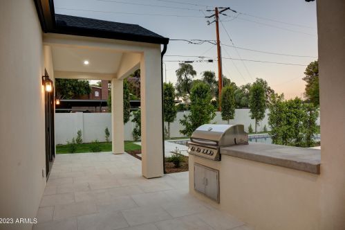 3942 Elm St, Phoenix AZ  85018-3616 exterior