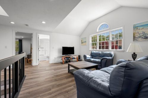 5 Elizabeth Cir, Mashpee MA 02649-2295 exterior