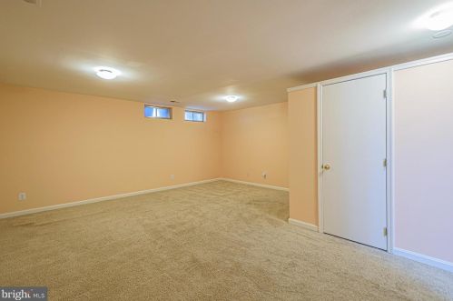 312 Hedgestone Ter, Leesburg VA  20176-4842 exterior