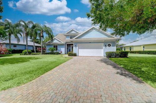 2552 Oak Ridge Rd, Palm City, FL 34990-2035