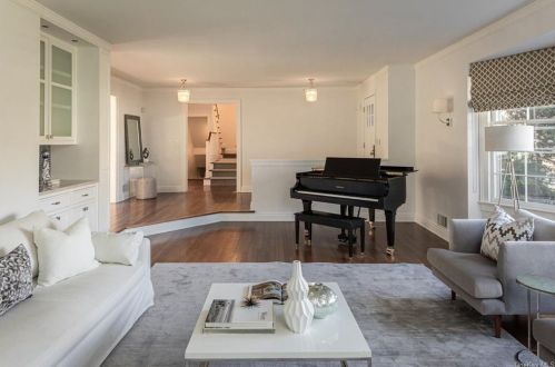 25 Laporte Ave, Mount Vernon NY  10552-1016 exterior