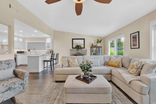 1000 Woodridge Dr, Vacaville CA  95687-6440 exterior