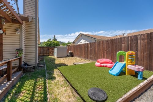 361 Sherry Dr, Ukiah CA  95482-3388 exterior