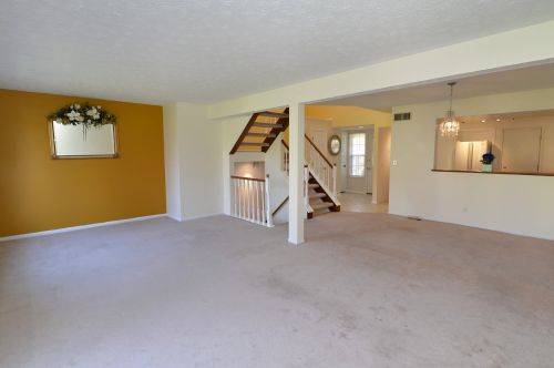 1566 Greens Edge Dr, Florence, KY 41042-1196