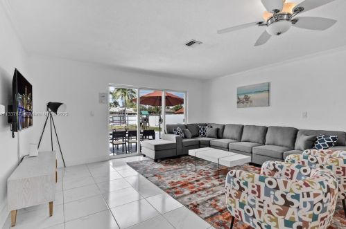 211 3rd St, Dania Beach FL  33004-4009 exterior