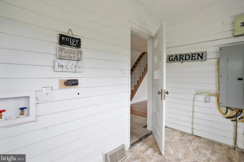 355 Old Cross Rd, New Market, VA 22844-9537