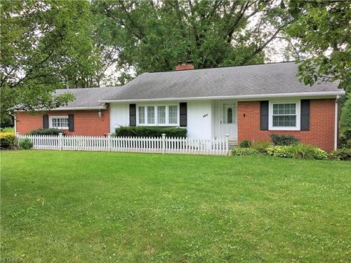 2601 Ridgedale Ave, Canton, OH 44708-2233