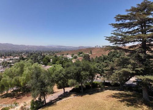 3192 Sycamore Dr, Simi Valley CA 93065-2703 exterior