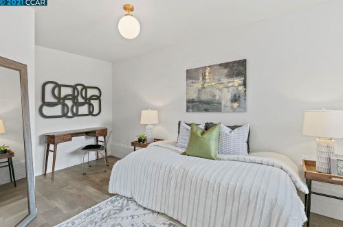 1470 12th St, Oakland CA 94607-2048 exterior