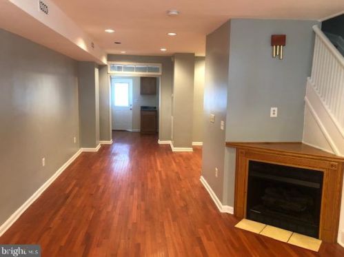 1941 Bennett Pl, Washington, DC 20002-4113