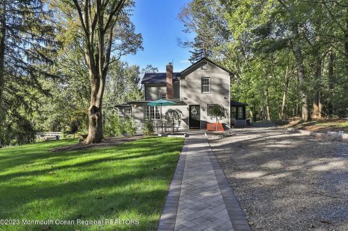 961 Front St, Tinton Falls NJ  07701-5615 exterior