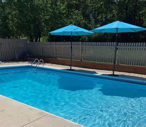 16 Vorndran Dr, New Hamburg NY  12590-4517 exterior