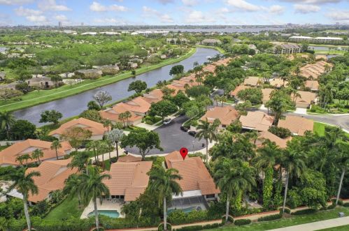 2641 Mohawk Cir, West Palm Beach, FL 33409-7139