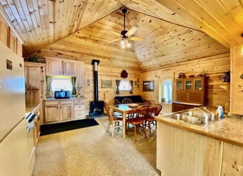 7307 Frazer Bay Rd, Cook, MN 55723-8418