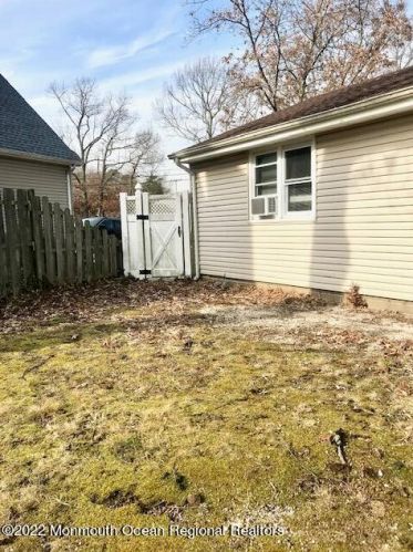 623 Oakwood Dr, Lacey NJ  08731-4909 exterior