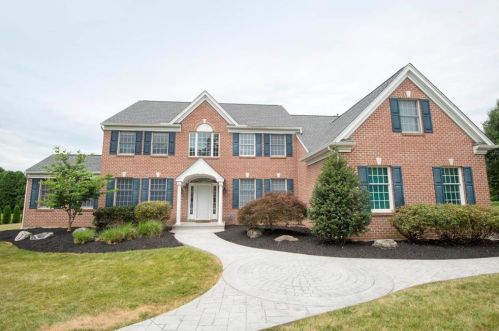 2362 Cross Creek Rd, Macungie PA  18062-9549 exterior