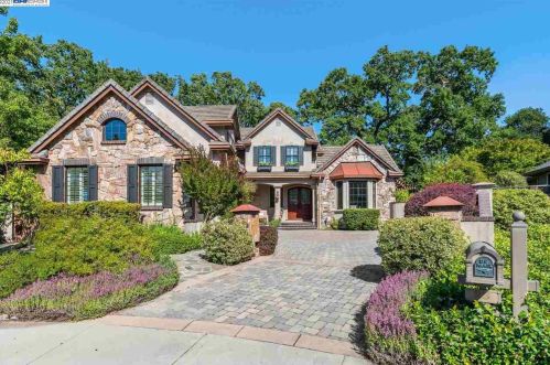 25 Woodside Dr, Danville, CA 94506-1138