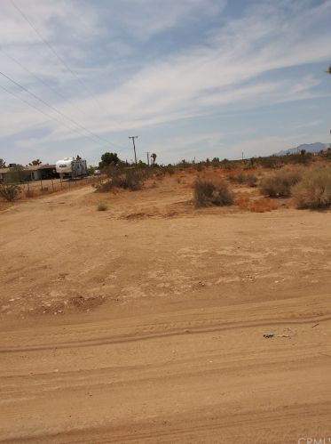 9873 8th St, Victorville, CA 92392-2062