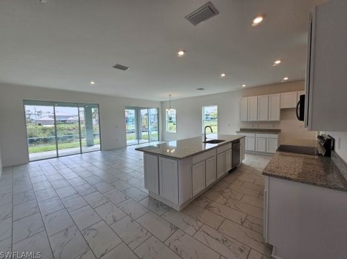 862 18th St, Cape Coral, FL 33909-8960