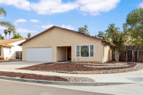 1803 Debra Ln, Vista, CA 92084-3039