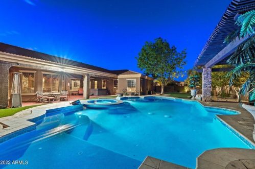 2675 Bartlett Pl, Chandler, AZ 85249-5118